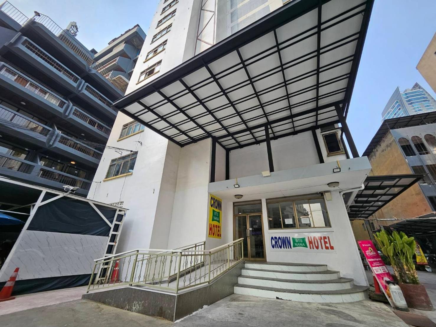 Crown Bts Nana Hotel Bangkok Exteriör bild